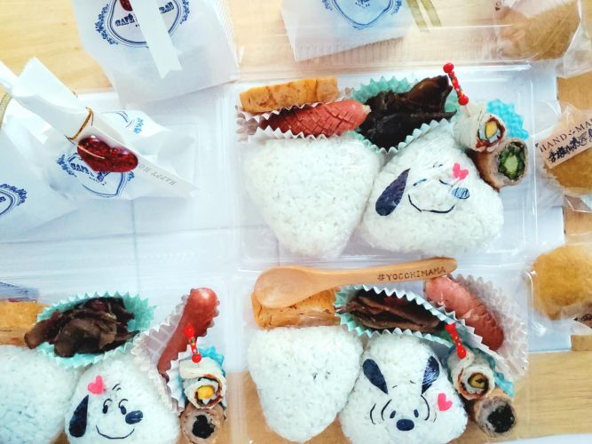 スキー授業用のスヌーピーおにぎり弁当&札幌中央区「スターフルーツ札幌店」さんの「とちあいか」苺3パック1000円~(*´▽`*) スキー授業用のスヌーピーおにぎり弁当&札幌中央区「スターフルーツ札幌店」さんの「とちあいか」苺3パック1000円~(*´▽`*)