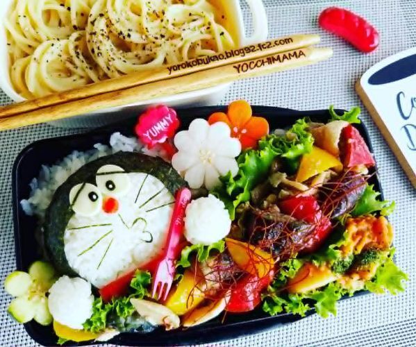 ドラえもん弁当＆地下鉄すすきの駅ポールタウン入り口横「もぐあんどここ」さんの「サンドウィッチ自動販売機」♪札幌はサンドも美味しいのよ～♪