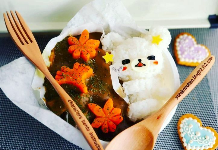 秋のカレー弁当＆私が病み付きな「㈱三眞」さんの「ピーナッツ揚 久助」袋開けたら最後とまらないのよ(*´艸`*)
