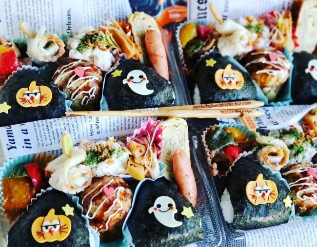 ハロウィンデコおにぎりで#OnigiriAction &お名前は伏せさせて正直レビュー「こってり塩ラーメン」「チャーハン」札幌のカップ麺にもなってる某名店(´;ω;`)ウゥゥ私の口には合わないなぁ ハロウィンデコおにぎりで#OnigiriAction &お名前は伏せさせて正直レビュー「こってり塩ラーメン」「チャーハン」札幌のカップ麺にもなってる某名店(´;ω;`)ウゥゥ私の口には合わないなぁ